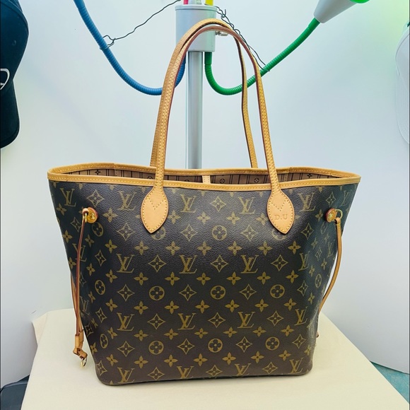 Louis Vuitton Handbags - Authentic Neverfull MM monogram